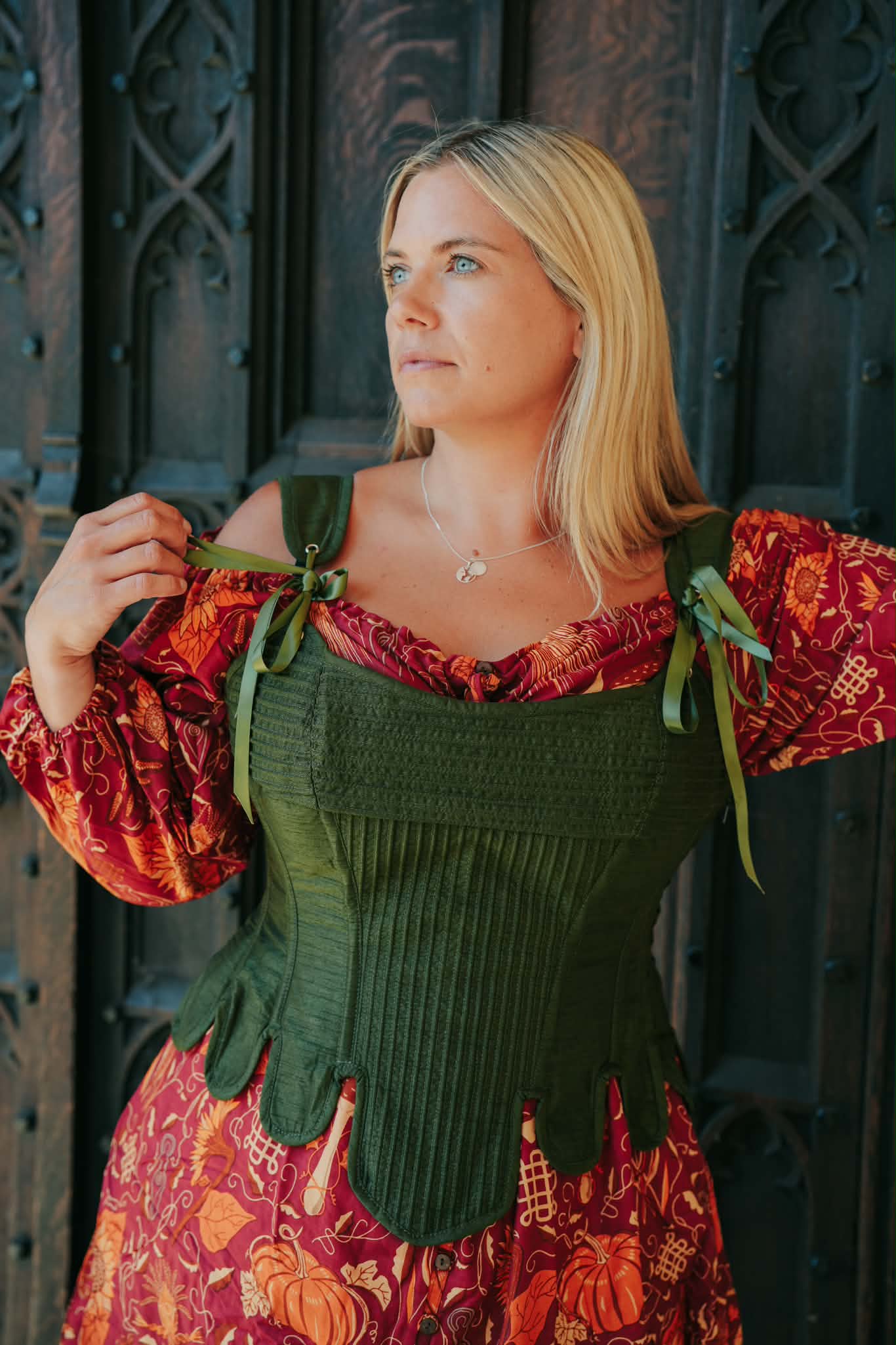 Botany Corset in Olive